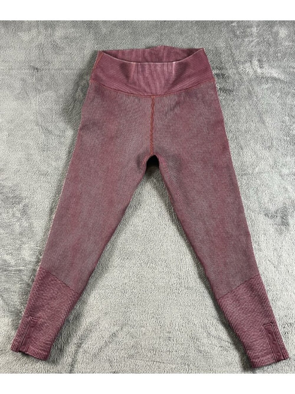 Offline By Aerie Ribbed Burgundy Leggings Size Medium With Button Accents
